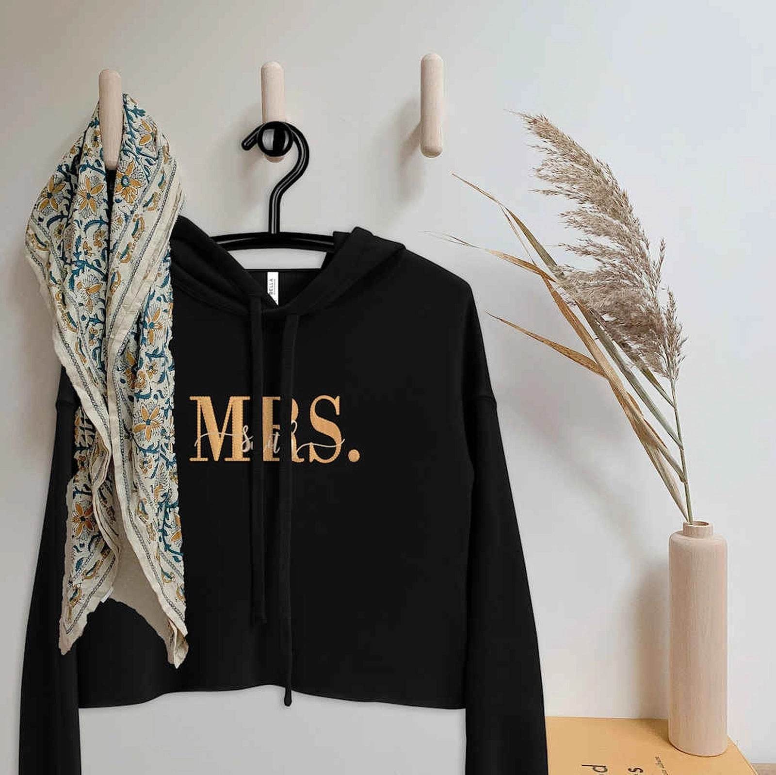 Personalized Mr. & Mrs. Embroidery Pack with Customizable Family Name - Image 6